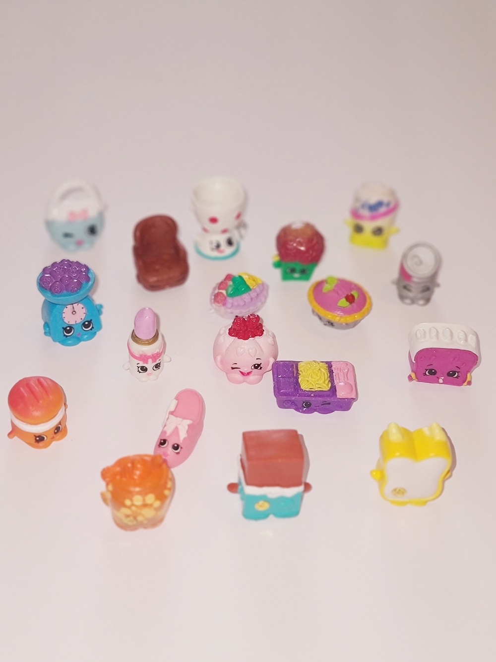 Shopkins Mini Figure Lot of 18